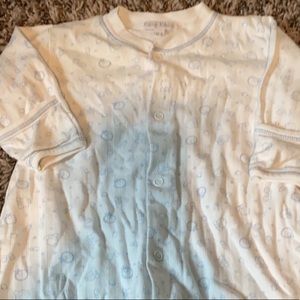 Kissy kissy converter gown